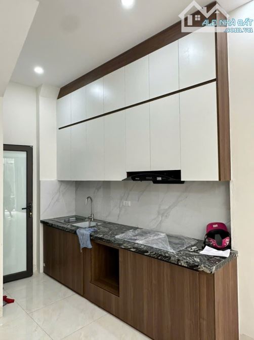 BÁN NHÀ MỚI TINH - THANH AM, LONG BIÊN - DIỆN TÍCH RỘNG - CÓ SÂN ĐỂ XE RIÊNG - 1