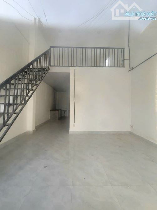 Bán nhà sổ hồng riêng. Vậy bank ok. Dt 4.6x12m. trệt lửng. Giá 1.8 tỷ - 1