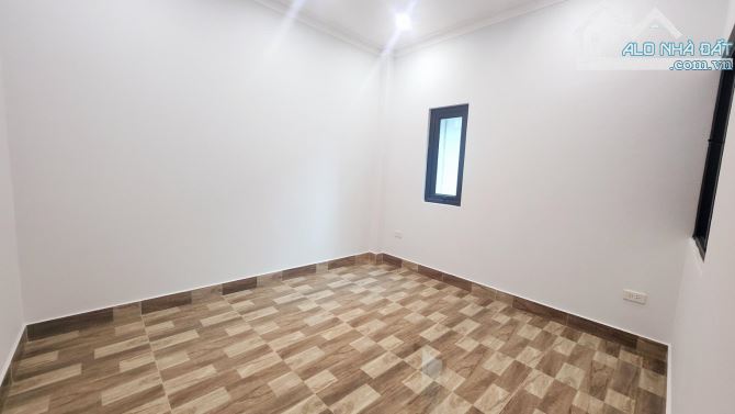 Hồ Tùng Mậu. Phúc diễn. 42m. 5tầng. Lô góc. Ngõ rộng. Khu vực dân trí cao. 7,5 tỷ - 13