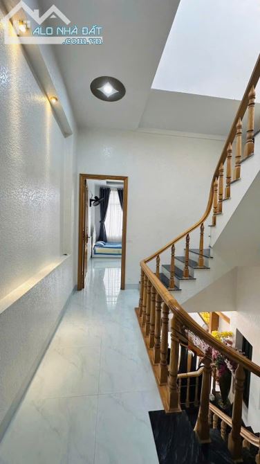 CẦN BÁN GẤP NHÀ MẶT TIỀN 2 LẦU TÚ XƯƠNG, PHƯỜNG 4, TP VŨNG TÀU - 2