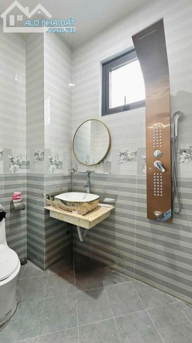 CẦN BÁN GẤP NHÀ MẶT TIỀN 2 LẦU TÚ XƯƠNG, PHƯỜNG 4, TP VŨNG TÀU - 3