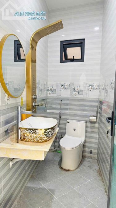 CẦN BÁN GẤP NHÀ MẶT TIỀN 2 LẦU TÚ XƯƠNG, PHƯỜNG 4, TP VŨNG TÀU - 4