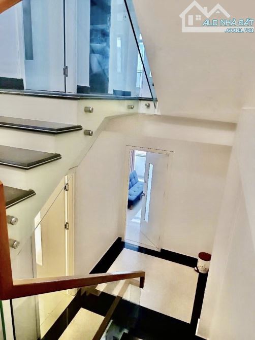 Bán nhà Tuyến 2 Văn Cao ngay sau nhà mặt đường. DT 60m2 x 4T - 2