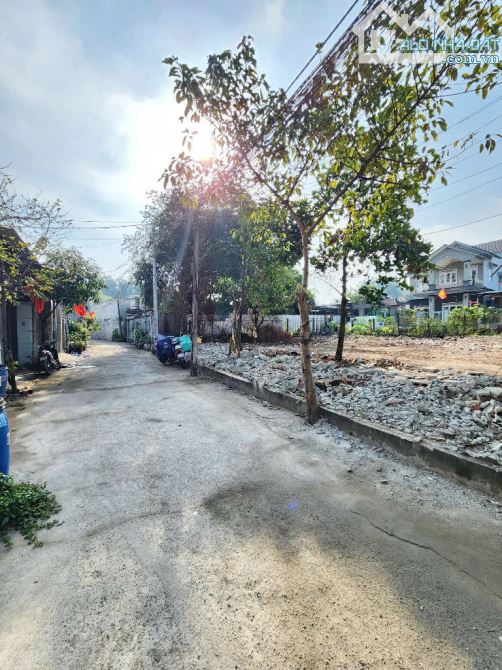2Tỷ500__95m2__Đất Sổ Riêng__Xây tự do__đường 6m gần khu Biconsi và đường Bùi Thị Xuân - 2