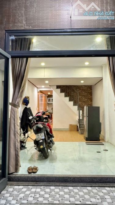 Bán nhà 2 tầng Kiệt Điện Biên Phủ ngay trung tâm phù hợp với vợ chồng trẻ - 2