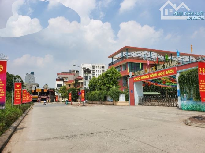 BÁN NHÀ 3 TẦNG LÔ GÓC TẶNG MẢNH ĐẤT DT 230M2 MẶT PHỐ ĐỨC THẮNG, BẮC TỪ LIÊM NGAY CẠNH HỌC - 2