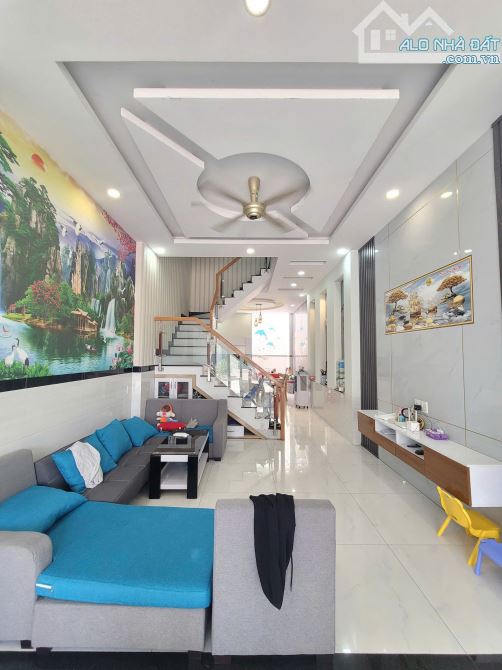 RẺ NHẤT KHU NÀY__3Tỷ300__Nhà đúc 3 tấm__có sân xe hơi__KDC đồng bộ gần Ngã 4 Bình Chuẩn - 2
