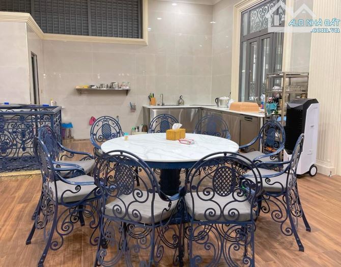 Biệt thự siêu sang Phố Kim Đồng - 150m, 5 tầng, MT 12m - Tặng full nội thất 3 tỷ - 2