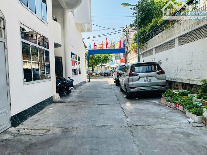 Nhà cấp 4 hẻm ô tô Dã Tượng Phước Long Nha Trang dt 65m2 cách biển 700m - 2