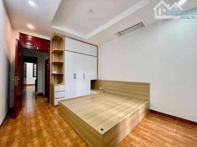 Bán Nhà Đẹp 40m2- 4T- Phố Tô Hiệu- ô tô đỗ 20m- Thông phố Lê Lai- sổ vuông- Nhỉnh 8tỷ - 2
