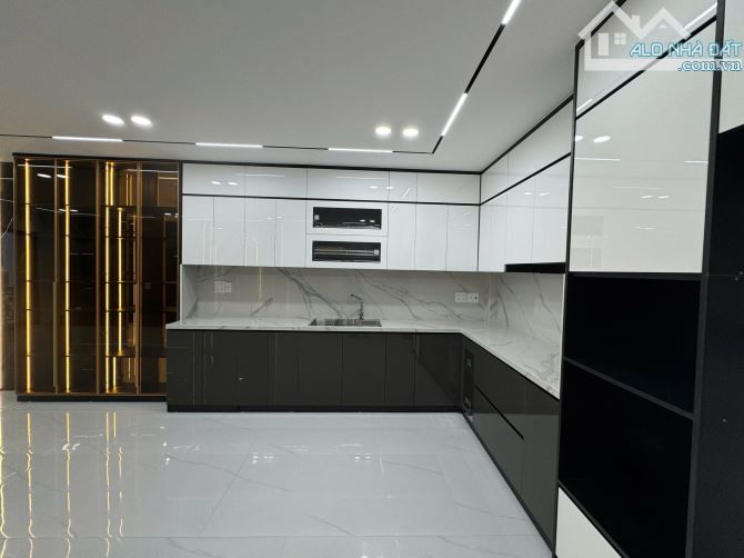 Siêu Phẩm! Bán nhà ngõ 211 Khương Trung, Gần Hồ, Cách ô tô 39m, 62m2, 4 Tầng Siêu Đẹp. - 2