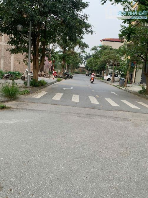 BÁN GẤP 90M2 DẪN DÂN ĐA TIỆN – PHƯỜNG XUÂN LÂM – GIÁ 4 TỶ 700 TRIỆU - 2