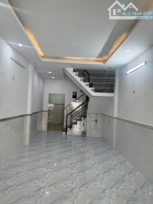 MẶT TIỀN KINH DOANH CẠNH NGUYỄN SƠN – GIÁP TÂN PHÚ-48M2- HẺM 8M – 2 TẦNG – NHỈNH 4 TỶ - 2