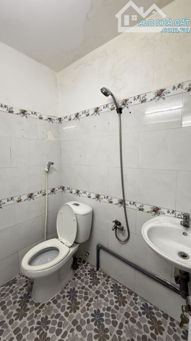 Bán nhà mặt tiền Đặng Minh Trứ 56m2 3PN khép kín chỉ 4.4 tỷ. - 1
