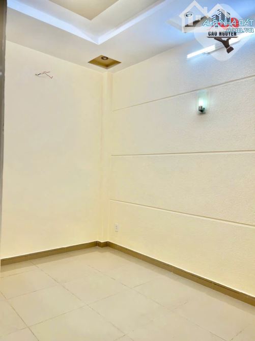 Nhà (4m x 16m) 3 lầu 5 phòng ngủ, đường Lê Văn Quới - 2