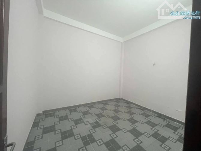 Cho thuê nhà 2 tầng, đường Đô Đốc Lộc, Hòa Xuân, Cẩm Lệ. DT 100m2. Giá 12 triệu - 2