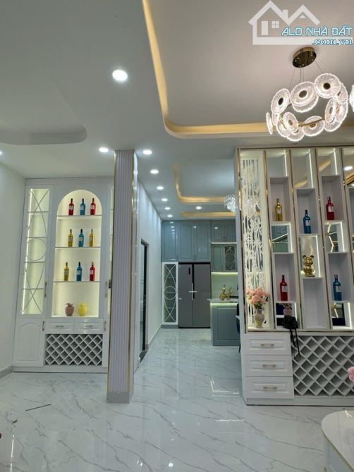 BÁN GẤP NHÀ MỚI XÂY SHR DT 110M2 3 TẦNG 5 PN 5 WC CHỈ 8.9 TỶ Đ PHẠM HỮU LẦU KẾ PMH QUẬN 7 - 2