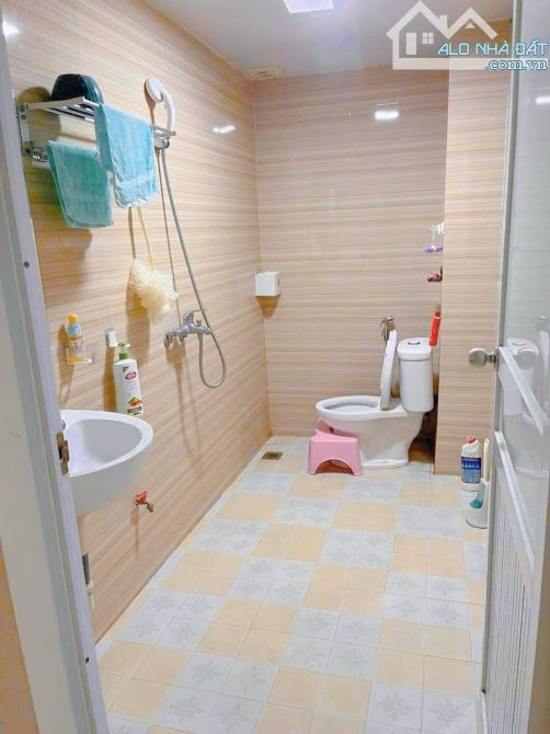 CẦU GIẤY - DÂN XÂY - TRUNG TÂM QUẬN - NHIỀU TIỆN ÍCH - 8.6 TỶ - 2