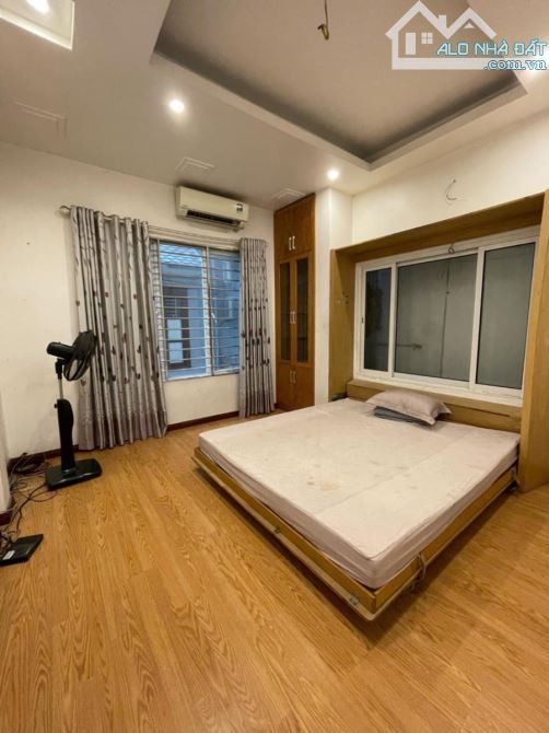 Siêu phẩm Bạch Mai - 50m x 5T - ngõ 3 gác tránh xe máy - cách mặt phố 30m - sổ đẹp - 2