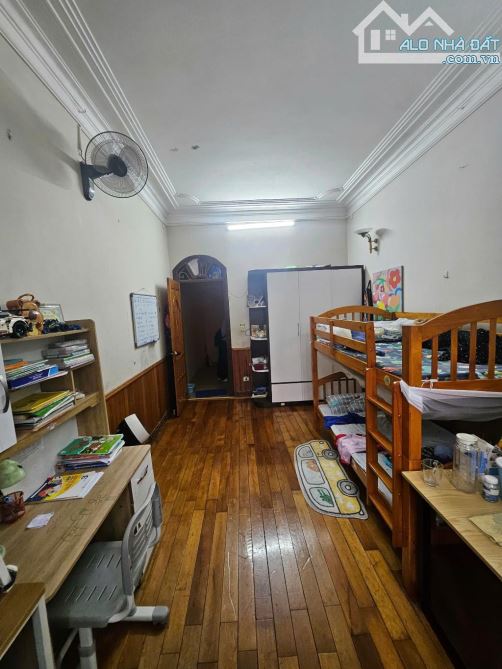 PHÂN LÔ HỒNG HÀ - 2 MẶT TIỀN Ô TÔ TRÁNH - Ô CHỜ THANG MÁY - VIEW VƯỜN HOA - 2