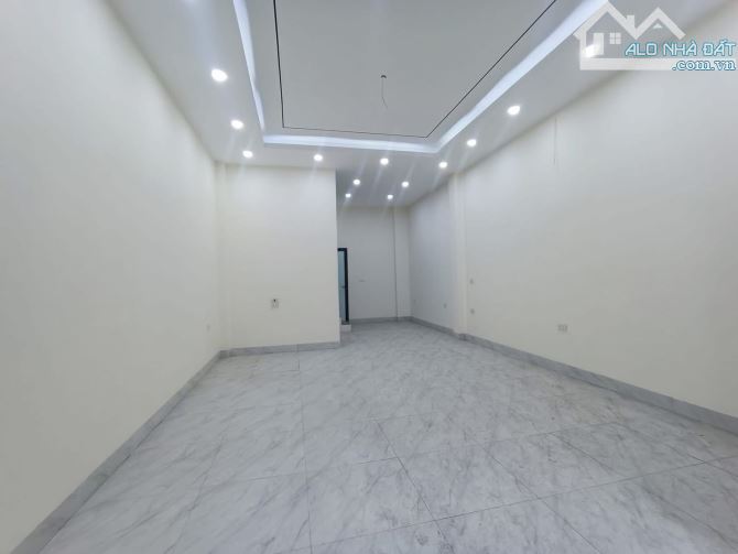 BÁN NHÀ NGUYỄN VĂN CỪ  6.X TỶ DIỆN TÍCH 35M2, MT 4M 6 TẦNG Ô TÔ ĐỖ CỬA - 2