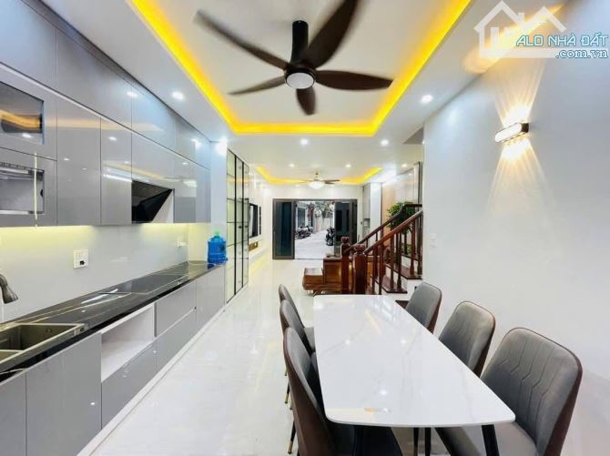 SIÊU PHẨM GIÁP NHỊ - NGÕ ÔTÔ, KINH DOANH ĐỈNH - SỔ VUÔNG ĐÉT - GIÁ 8 TỶ - 2