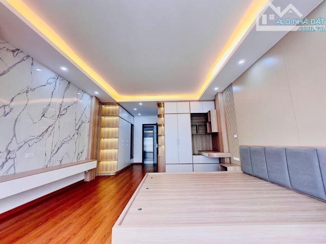 BÁN NHÀ MẶT PHỐ TRUNG TÂM QUẬN ĐỐNG ĐA – 52M² – SỔ VUÔNG ĐẸP Vị trí đắc địa – KINH DOANH - 2