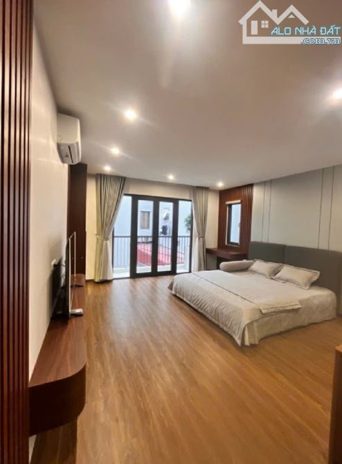 AI NHANH HƠN. NHÀ ĐẸP PHỐ HỒNG TIẾN LONG BIÊN, GA RA, TM, FULL NỘI THẤT XỊN, KD, LÔ GÓC. - 2