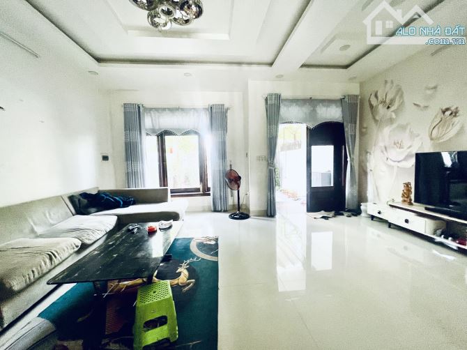 Cho thuê nhà mặt tiền 4 tầng 120m2 bề ngang 7m mặt tiền Hoàng Thế Thiện, Xuân Phú, Huế - 2