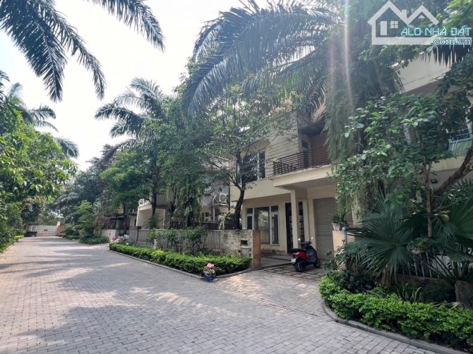 Chính chủ gửi Bán Biệt thự xây thô Palm Gaden, KĐT Việt Hưng, 205m x3T, MT 11m nhỉnh 39tỷ - 2