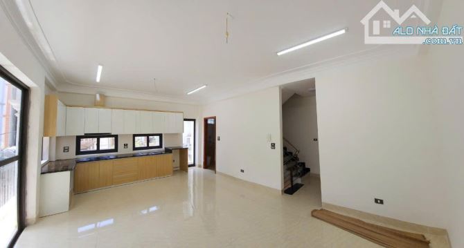 LỆ MẬT, LÔ GÓC 2 THOÁNG, NỞ HẬU, 45m2, GARA Ô TÔ 7c, THANG MÁY NK, 🔥8.6x - 2