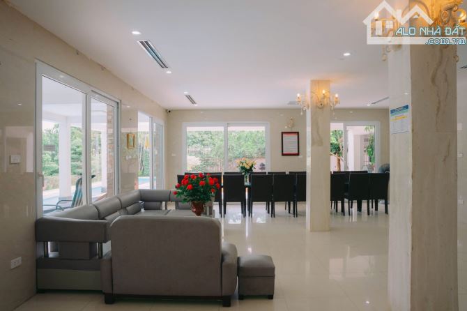 BÁN GẤP SIÊU PHẨM NGHỈ DƯỠNG CÓ DT 1832m2 BÁM HỒ ĐỒNG QUÝT SẴN KHUÔN VIÊN NGHỈ DƯỠNG - 2