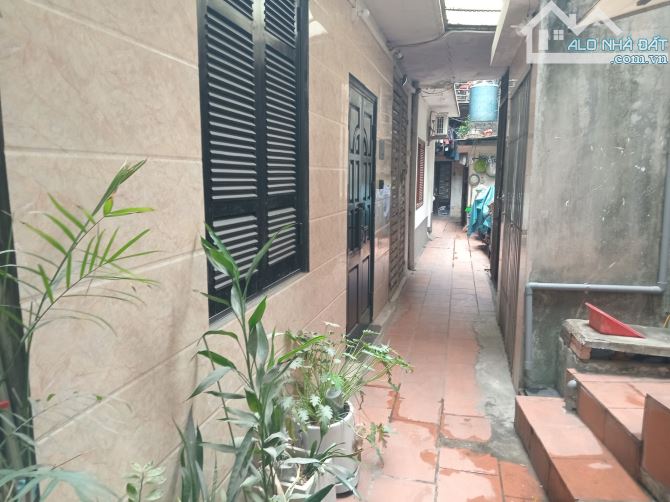 Bán nhà mặt phố Cầu Gỗ DT 193m2, MT 8m, Giá 145 tỷ - 3