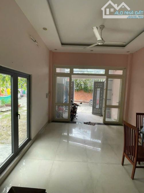 🔥🔥Nhà 3 tầng, Đ. Gò Cát, Phú Hữu. Với 121m² xây dựng, nhà còn mới, khu DC Dân trí cao - 3