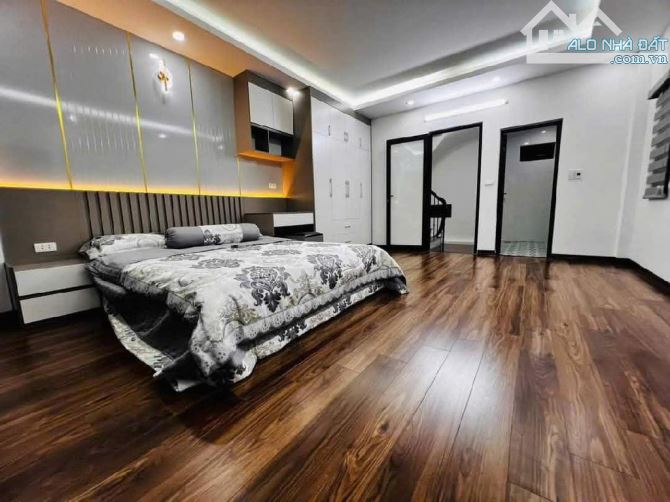 Bán nhanh nhà 4 tầng, 40m, gara ô tô 7 chỗ, ngõ thông chỉ hơn 5 tỷ - 3