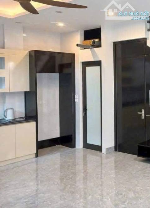 THUỴ HÀ BẮC HỒNG NHÀ ĐẸP MỚI TINH Ô TÔ NGỦ TRONG NHÀ - 3