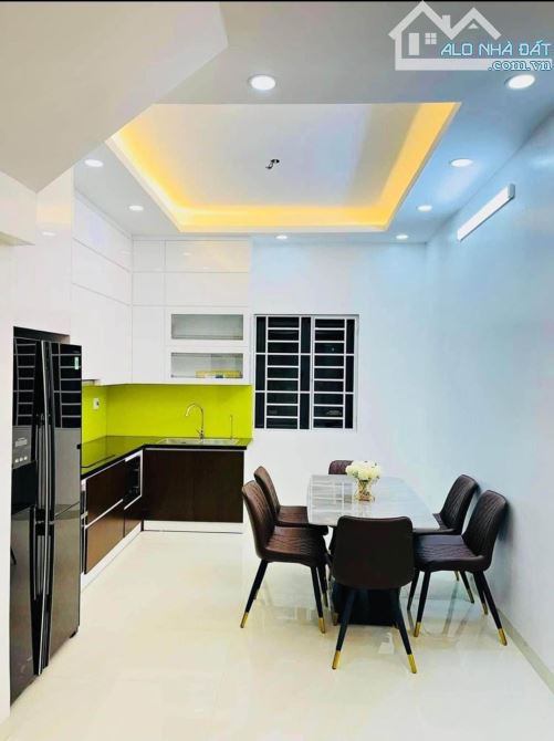 Nhà Tiền Yên, Hoài Đức 40M 4 Tầng, 4 ngủ, full đồ, ô tô đỗ cửa giá 3.8 tỷ - 3