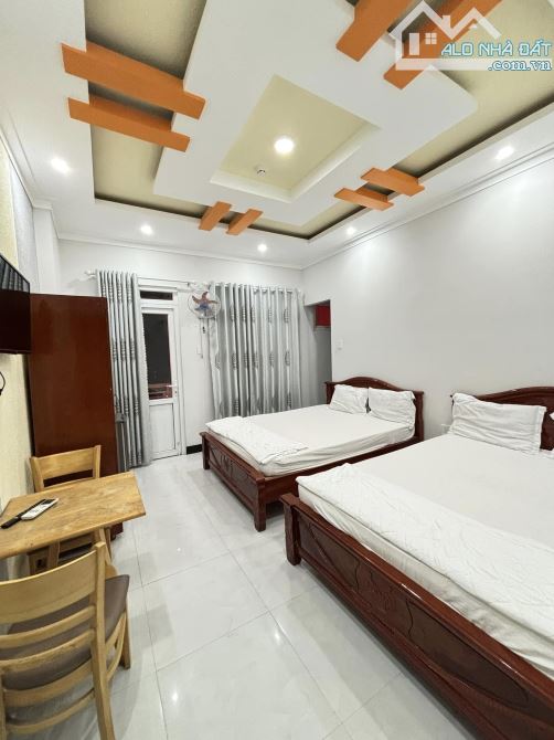 BÁN KHÁCH SẠN 5 TẦNG VÀO KHAI THÁC LIỀN KHU K1- TRUNG TÂM THÀNH PHỐ GIÁ 19TR/M2 - 3