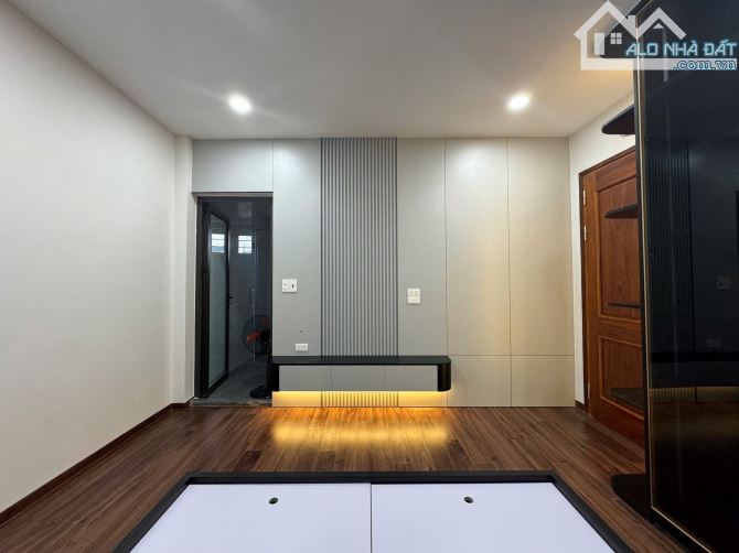 Siêu Phẩm! Bán nhà ngõ 211 Khương Trung, Gần Hồ, Cách ô tô 39m, 62m2, 4 Tầng Siêu Đẹp. - 3
