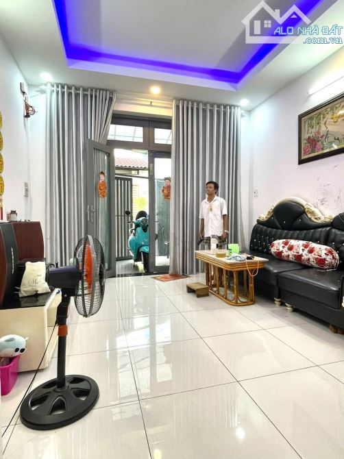 5 tỷ 550 bán nhà hẻm 1 trục phường 11 gò vấp - 3