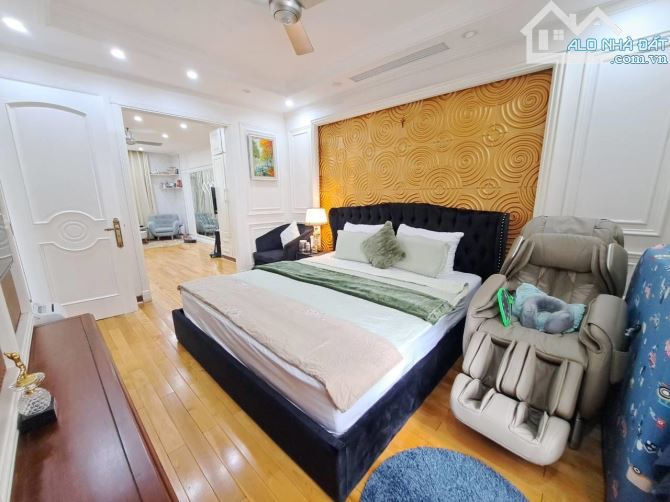 Bán nhà mặt phố Lạc Long Quân  vỉa hè , kinh doanh, thang máy ,view Hồ Tây 65m 7tầng MT - 3
