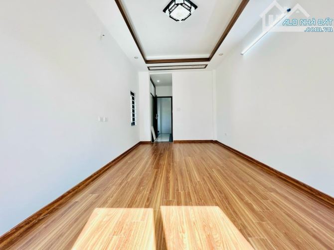 Nhà 2 mặt thoáng - 30/33m2 – 6.6 tỷ - Phan Đình Giót – Oto đỗ gần - 3