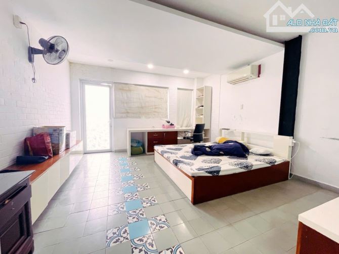 NGUYỄN XÍ P26 BÌNH THẠNH - HẺM Ô TÔ TRÁNH - 3 TẦNG - DT LỚN 80M2 - GIÁ CHỈ 10 TỶ - 3