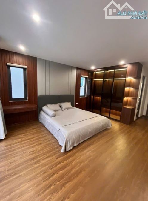 AI NHANH HƠN. NHÀ ĐẸP PHỐ HỒNG TIẾN LONG BIÊN, GA RA, TM, FULL NỘI THẤT XỊN, KD, LÔ GÓC. - 3