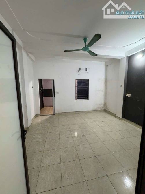 Cho thuê nhà Võ Chí Công, Tây Hồ, 85m, 4 tầng, 22tr, gần phố, văn phòng, kinh doanh. - 3
