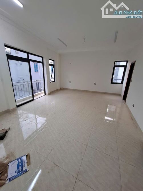 LỆ MẬT, LÔ GÓC 2 THOÁNG, NỞ HẬU, 45m2, GARA Ô TÔ 7c, THANG MÁY NK, 🔥8.6x - 3