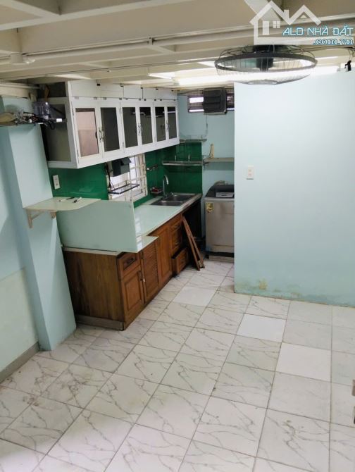 Ngay chợ Phú Nhuận - Huỳnh Văn Bánh - 20m2 - 2 Tầng - 2.45 tỷ - Giáp Phan Xích Long - 3