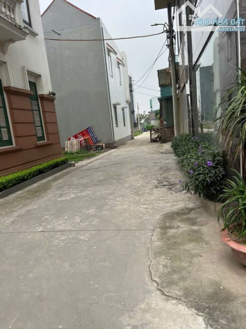 Bán đất chính chủ ông anh tại khu tái định cư thôn Sơn Du Nguyên Khê Đông Anh. Diện Tích 1 - 4
