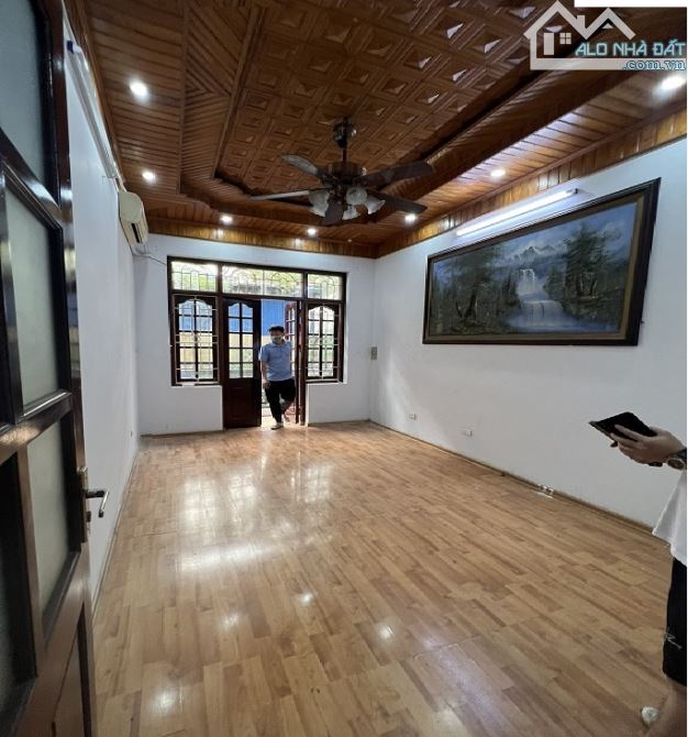 Cho thuê nhà ngõ 2 phố Hoàng Sâm, Diện tích 50m x 5 tầng ôtô đậu cửa - 4