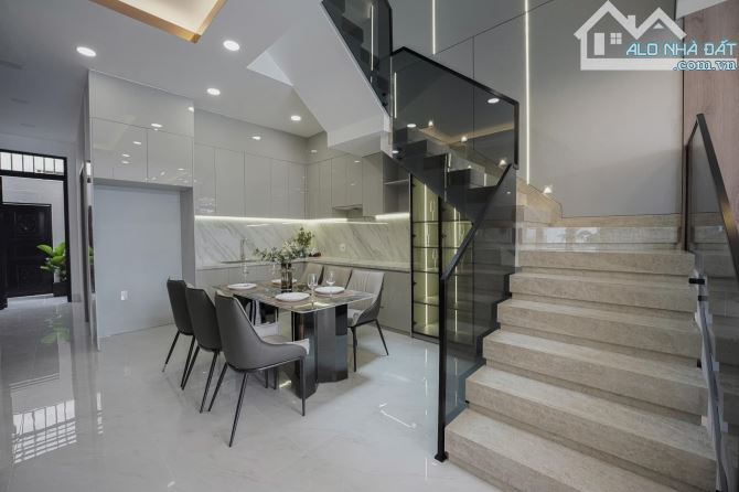 BÁN NHÀ KDC HỒNG LOAN D7( VỊ TRÍ CỰC ĐẸP) - GIÁ 5,9 Tỷ - GẦN BẾN XE CẦN THƠ - 4